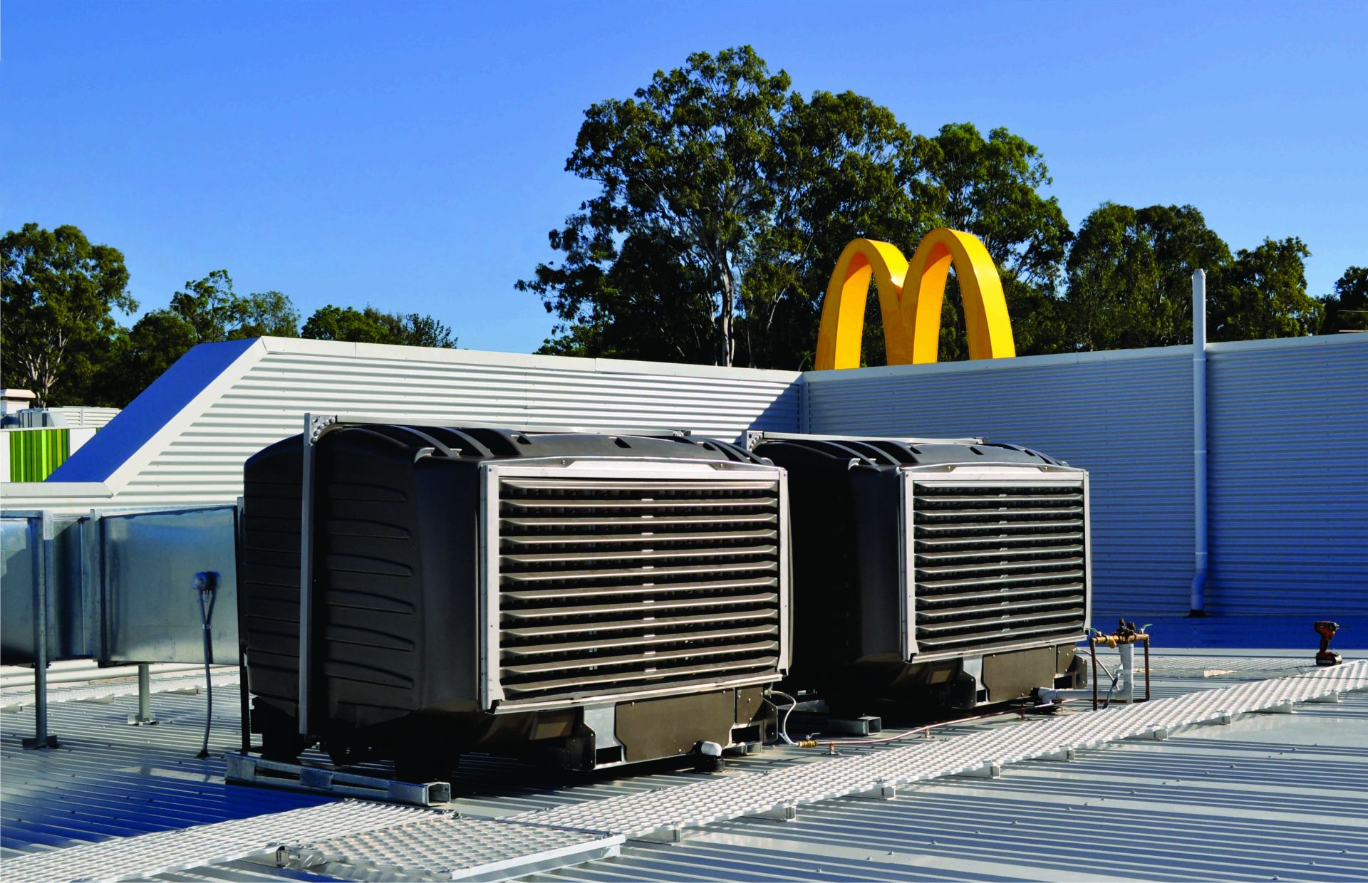 Supplementary Cooling Installation on Building Rooftop