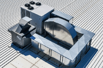 Installazione del preraffreddamento sul tetto dell'edificio Seeley International